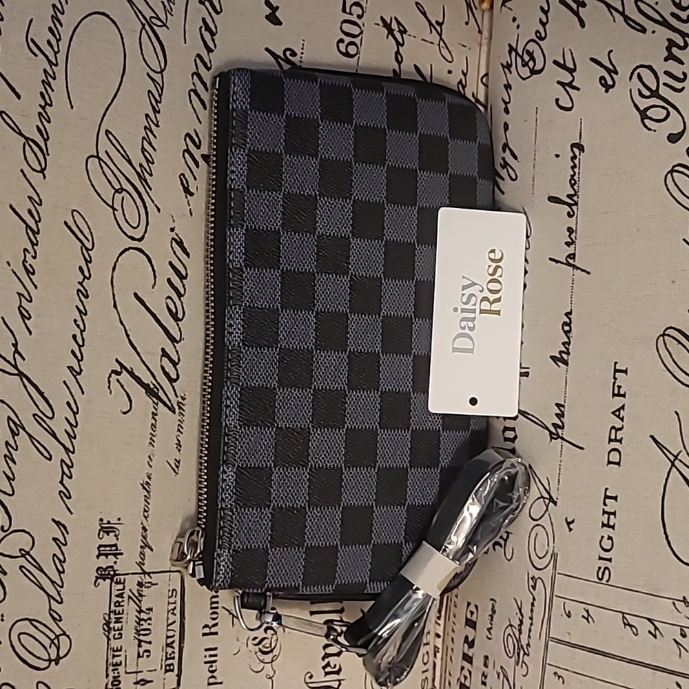Wristlet wallet